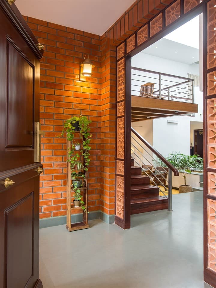  Foyer